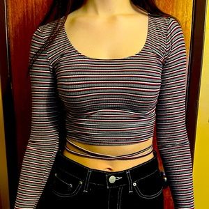 Garage long sleeve crop top